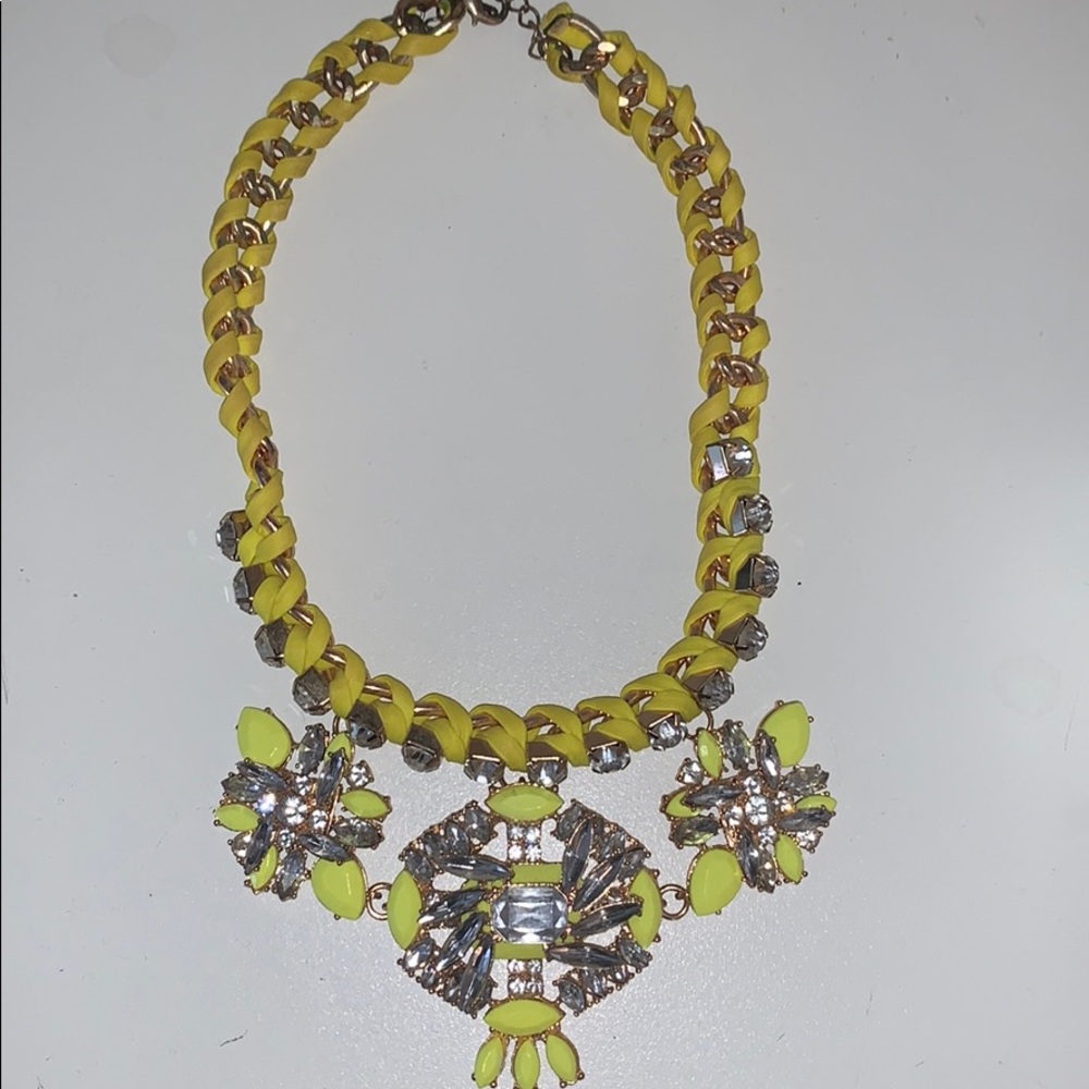 Stylish Spring/Summer Necklace 💛